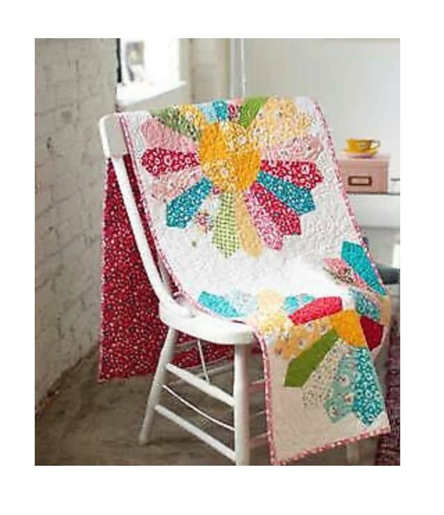 RILEY BLAKE DRESDEN FAN RUNNER BY BABY LOCK NANCY ZIEMAN PATTERN QUILTING KT0113